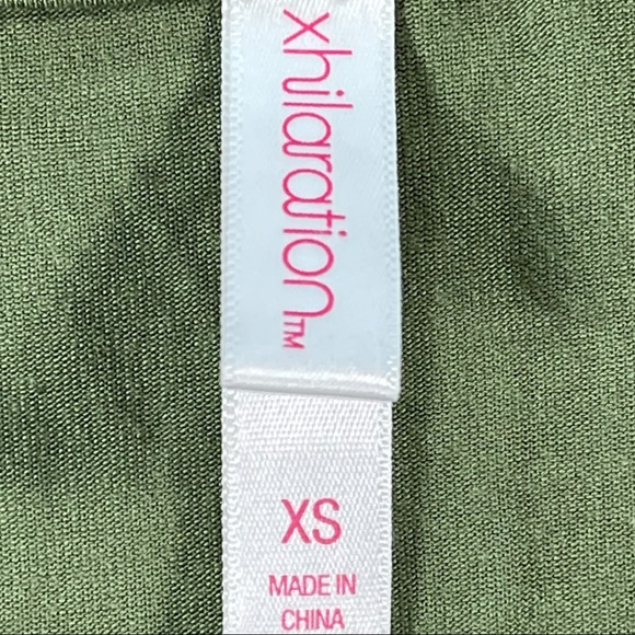 Xhileration size Xs green short sleeve fitted vneck crop top with ruffle sleeves - Picture 9 of 9